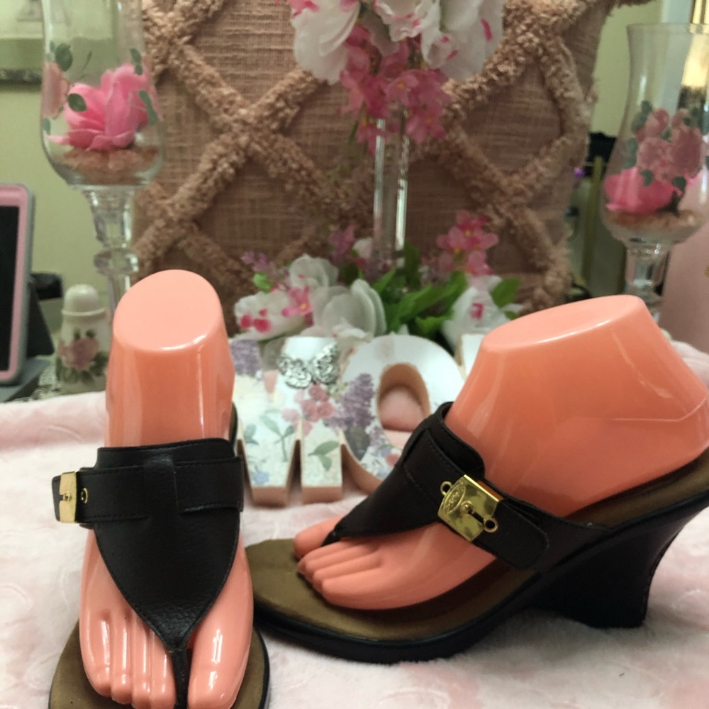 DR SCHOLLS WOMANS SLIDE ON SHOES, SIZE 8.5 MED.